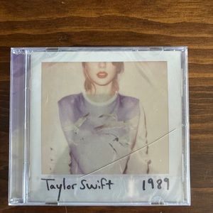 Taylor Swift 1989 CD (European version)